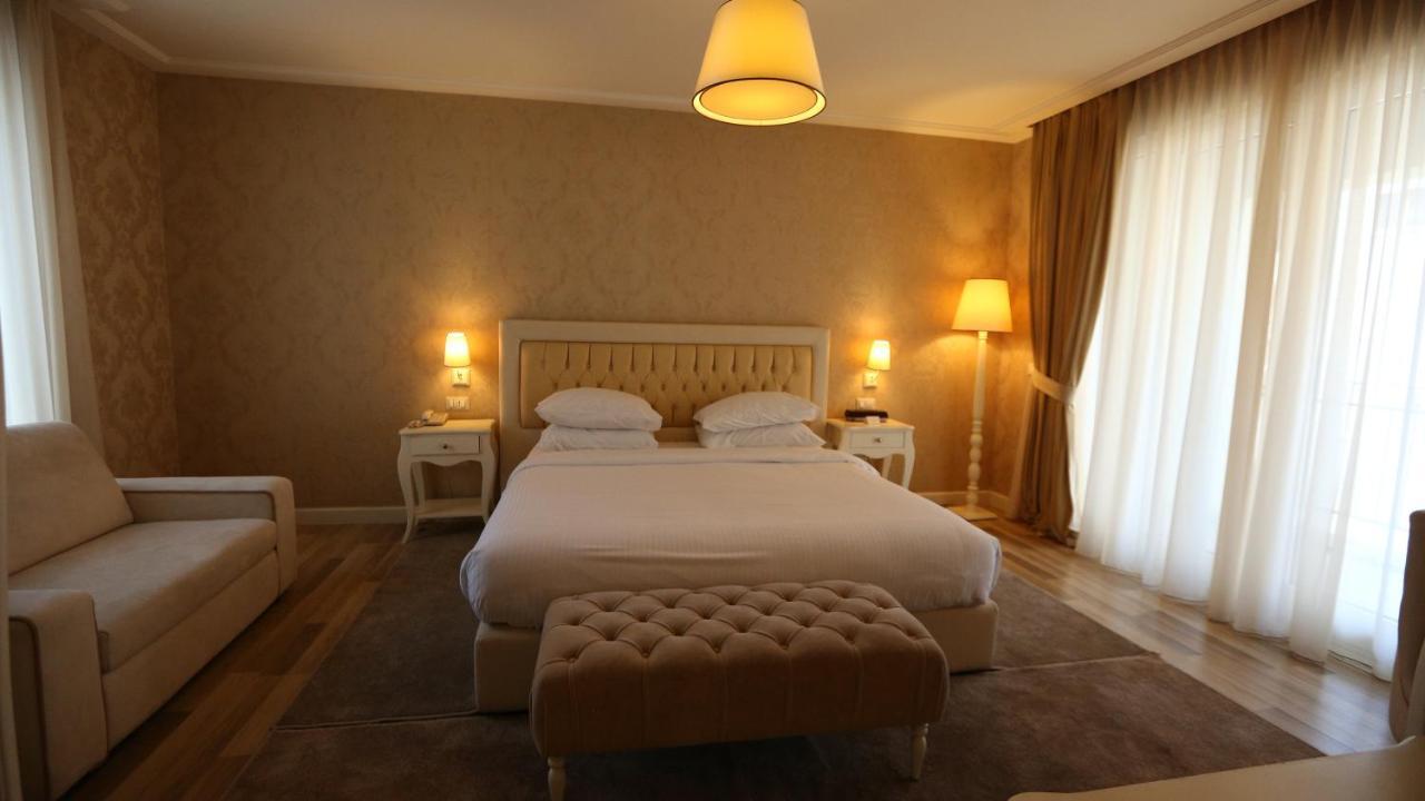Palace Hotel & Spa Durrës Kültér fotó
